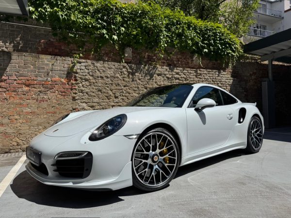 Porsche 991 Turbo S aérokit 1 main UNIQUE